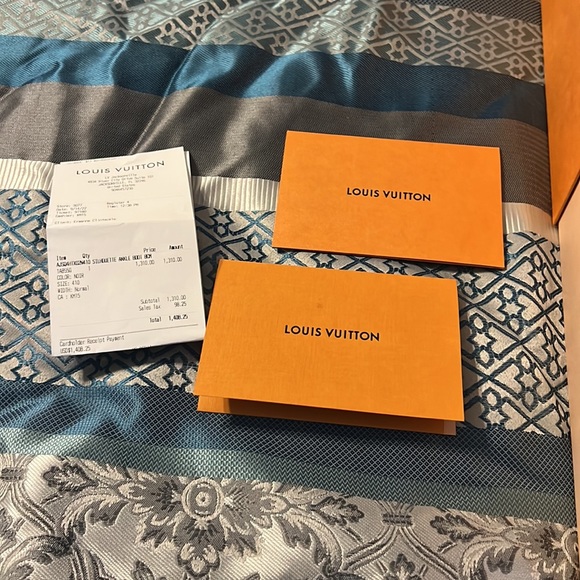 Louis Vuitton boots - Picture 7 of 9